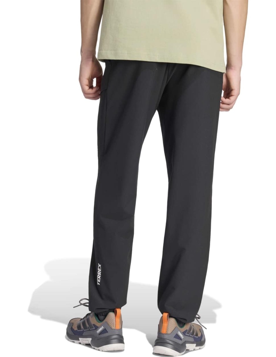 Pantalón regular adidas estampado para hombre